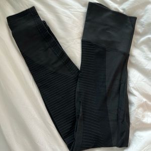 Nike Black High-Rise Leggings - Size Medium